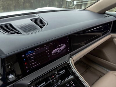 2025 Porsche Panamera Base