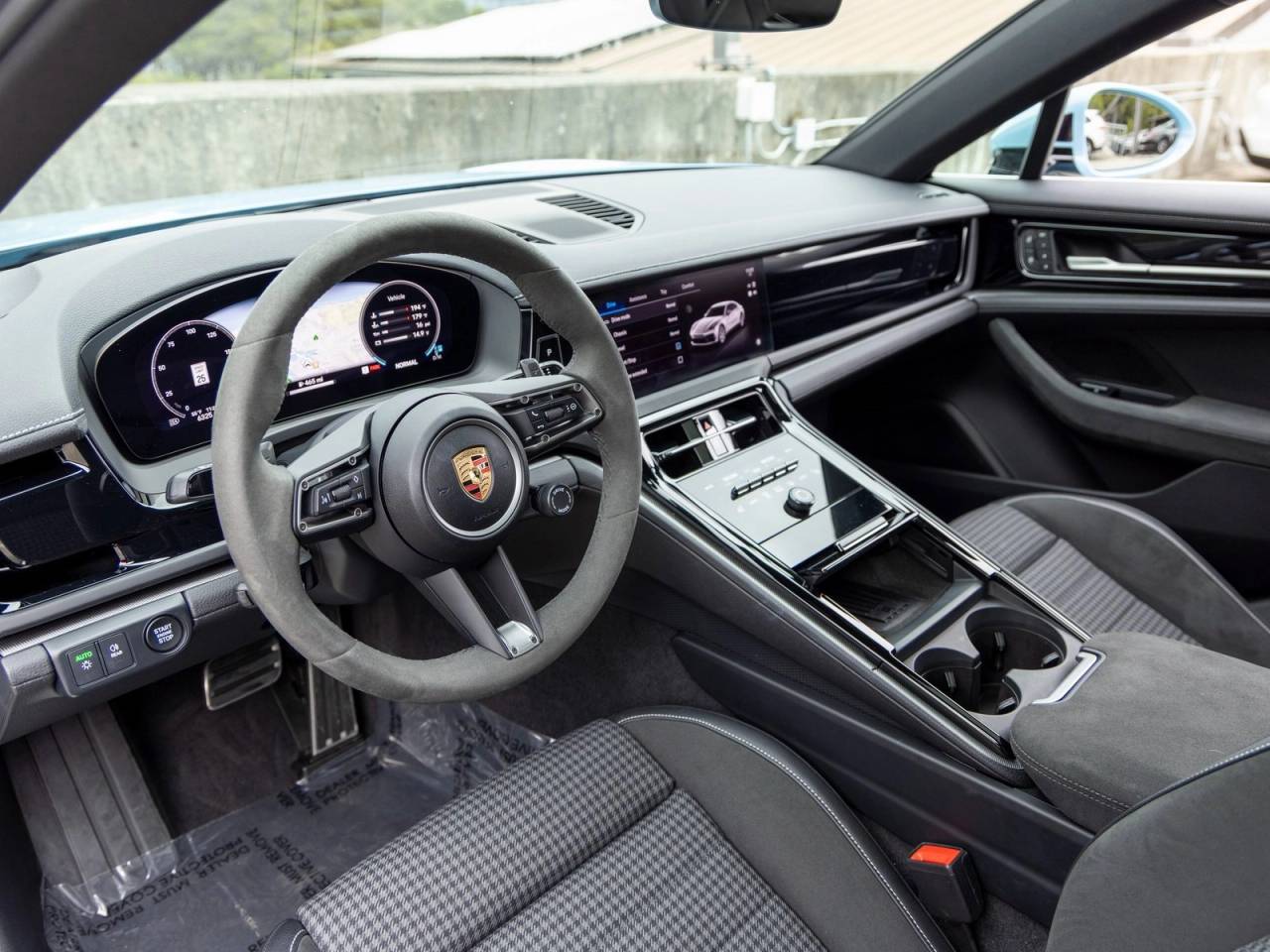 2025 Porsche Panamera Panamera 4