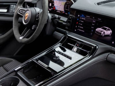 2025 Porsche Panamera Panamera 4