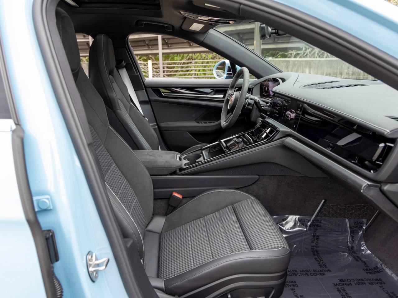 2025 Porsche Panamera Panamera 4