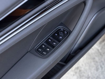 2026 Porsche Panamera 4