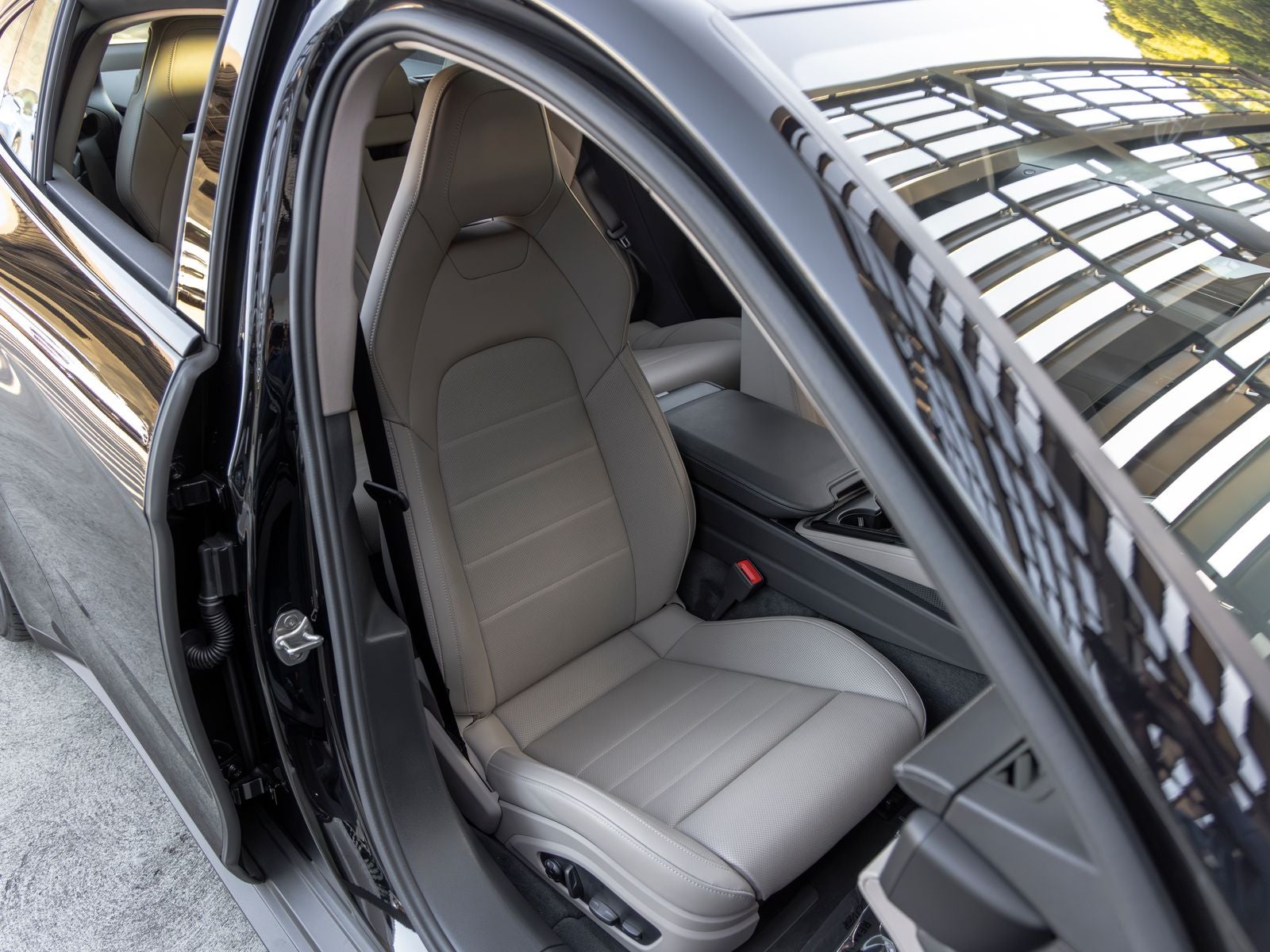 2025 Porsche Panamera Base