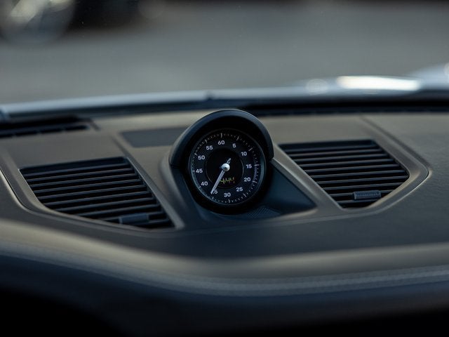 2025 Porsche 911 Carrera 4 GTS