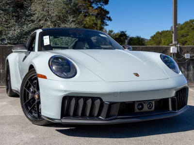 2025 Porsche 911 911 Carrera 4 GTS