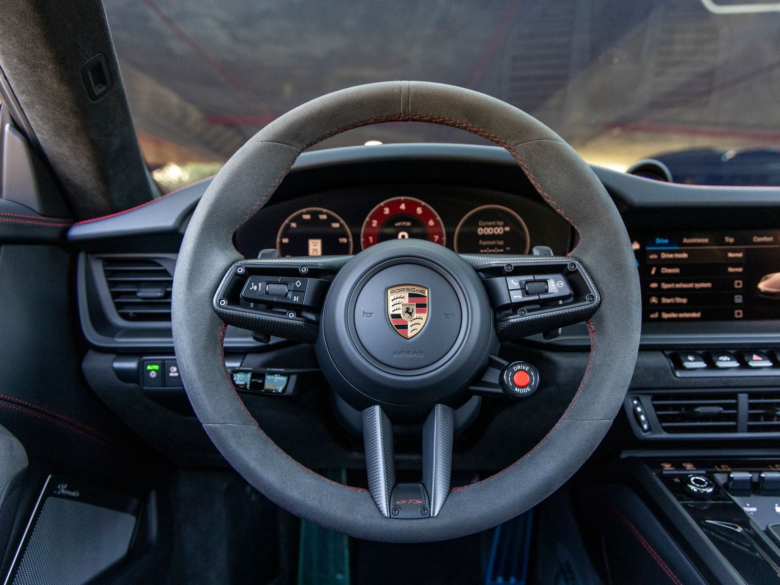 2025 Porsche 911 911 Carrera 4 GTS