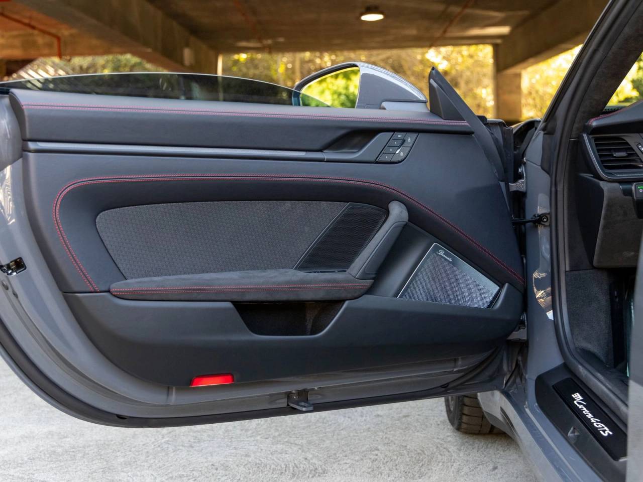 2025 Porsche 911 911 Carrera 4 GTS