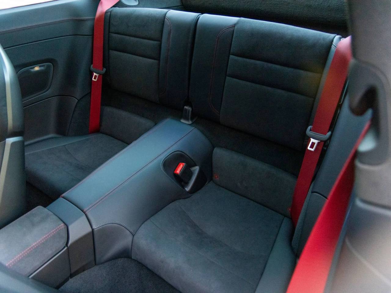 2025 Porsche 911 911 Carrera 4 GTS