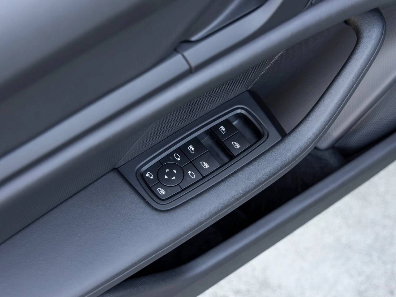 2024 Porsche Taycan Taycan 4S