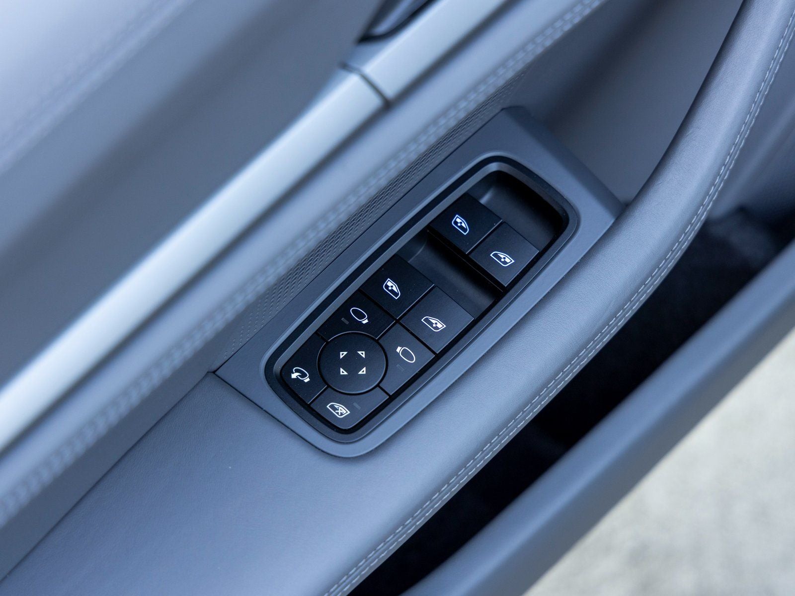 2025 Porsche Taycan 4S