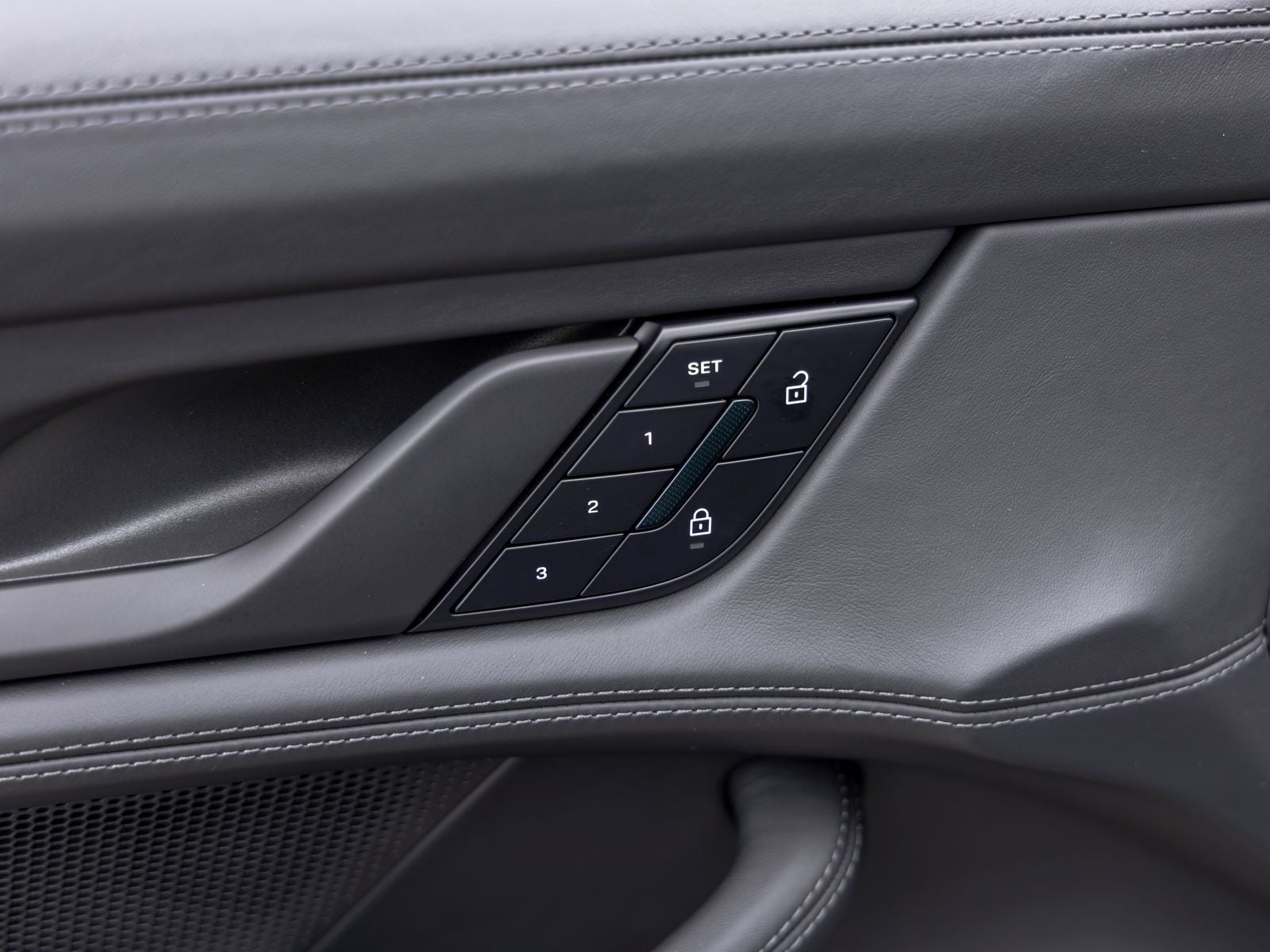 2026 Porsche Taycan 4S Black Edition