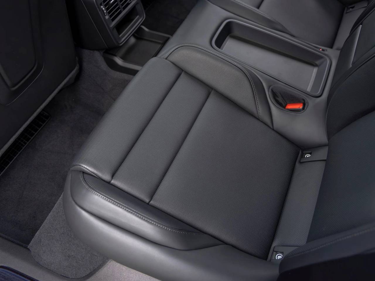 2026 Porsche Taycan 4S Black Edition