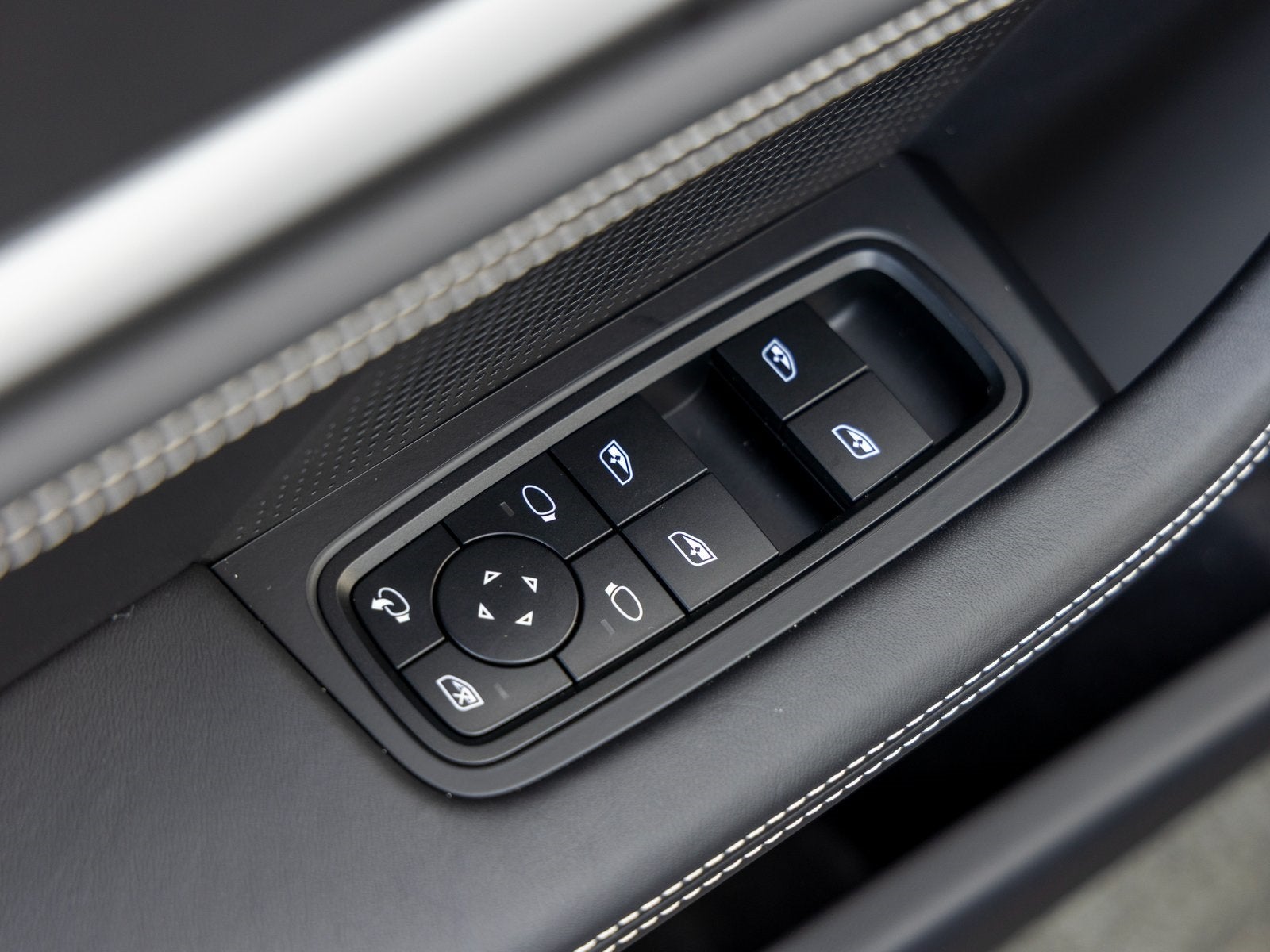 2026 Porsche Taycan 4S