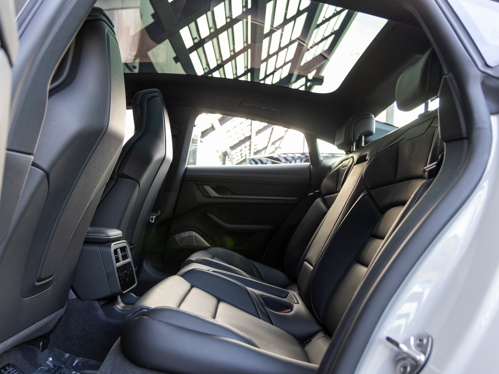 2026 Porsche Taycan 4S