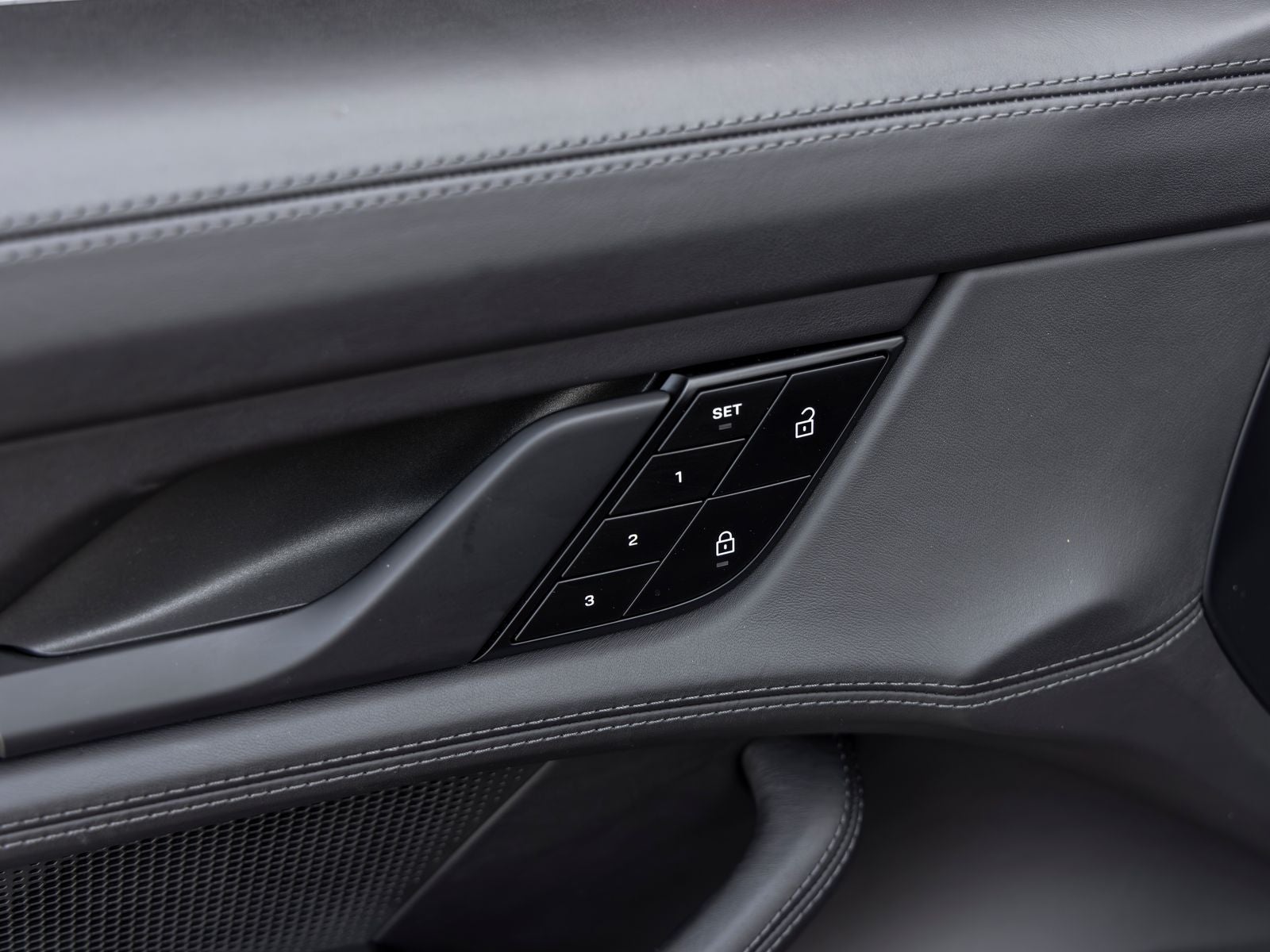 2024 Porsche Taycan Taycan Turbo