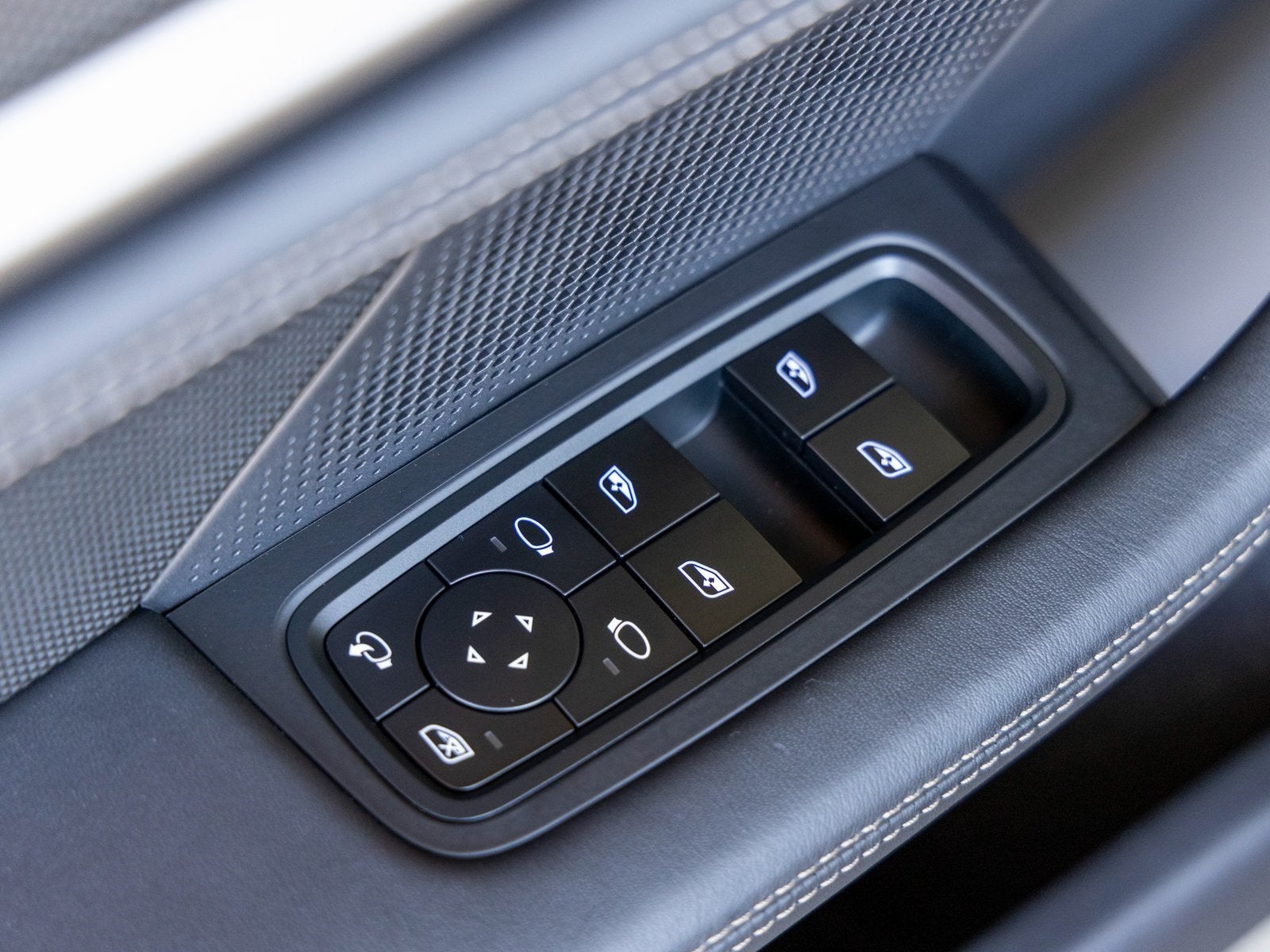 2025 Porsche Taycan Taycan Turbo S