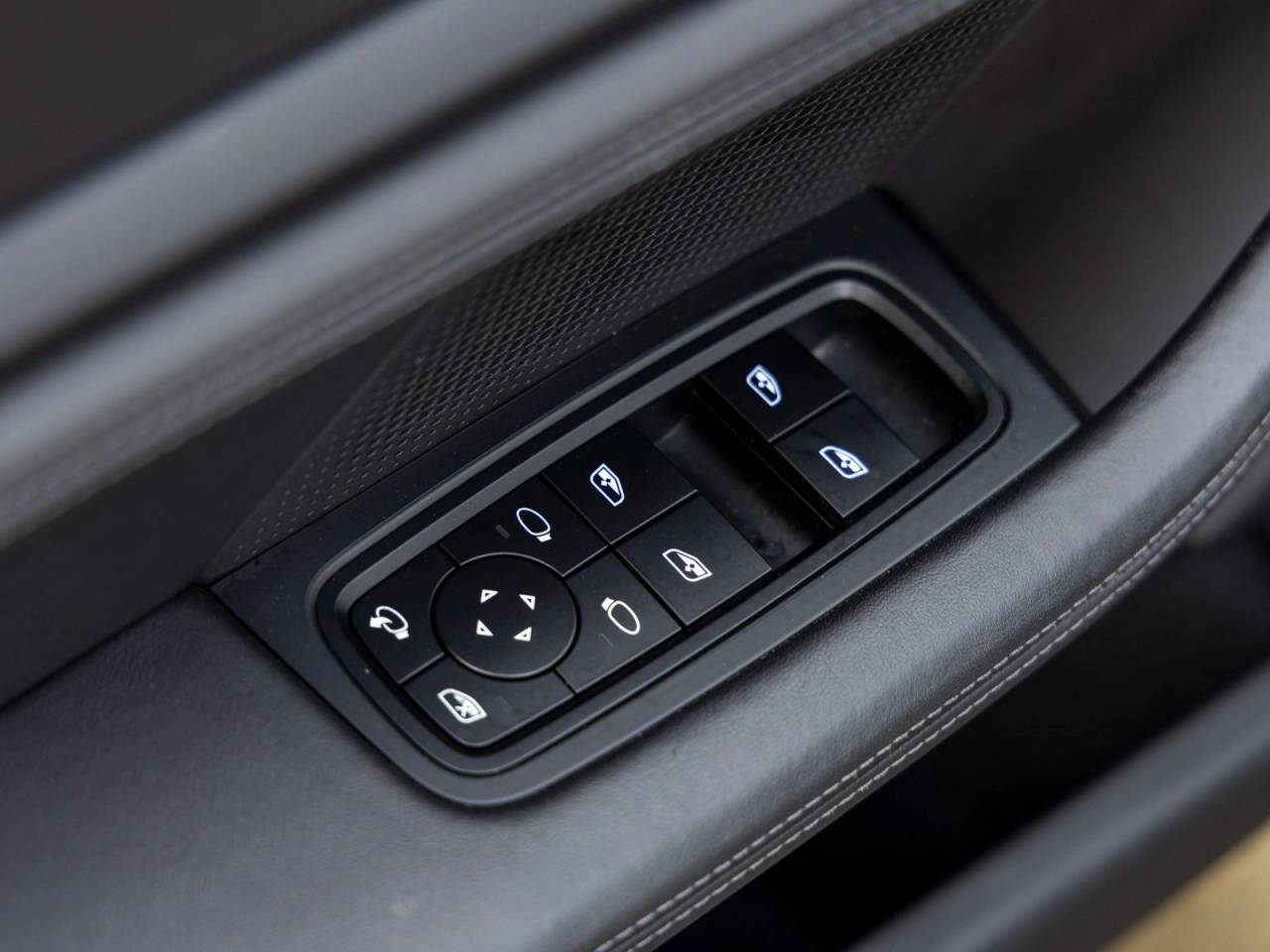 2023 Porsche Taycan Taycan GTS (MY23)