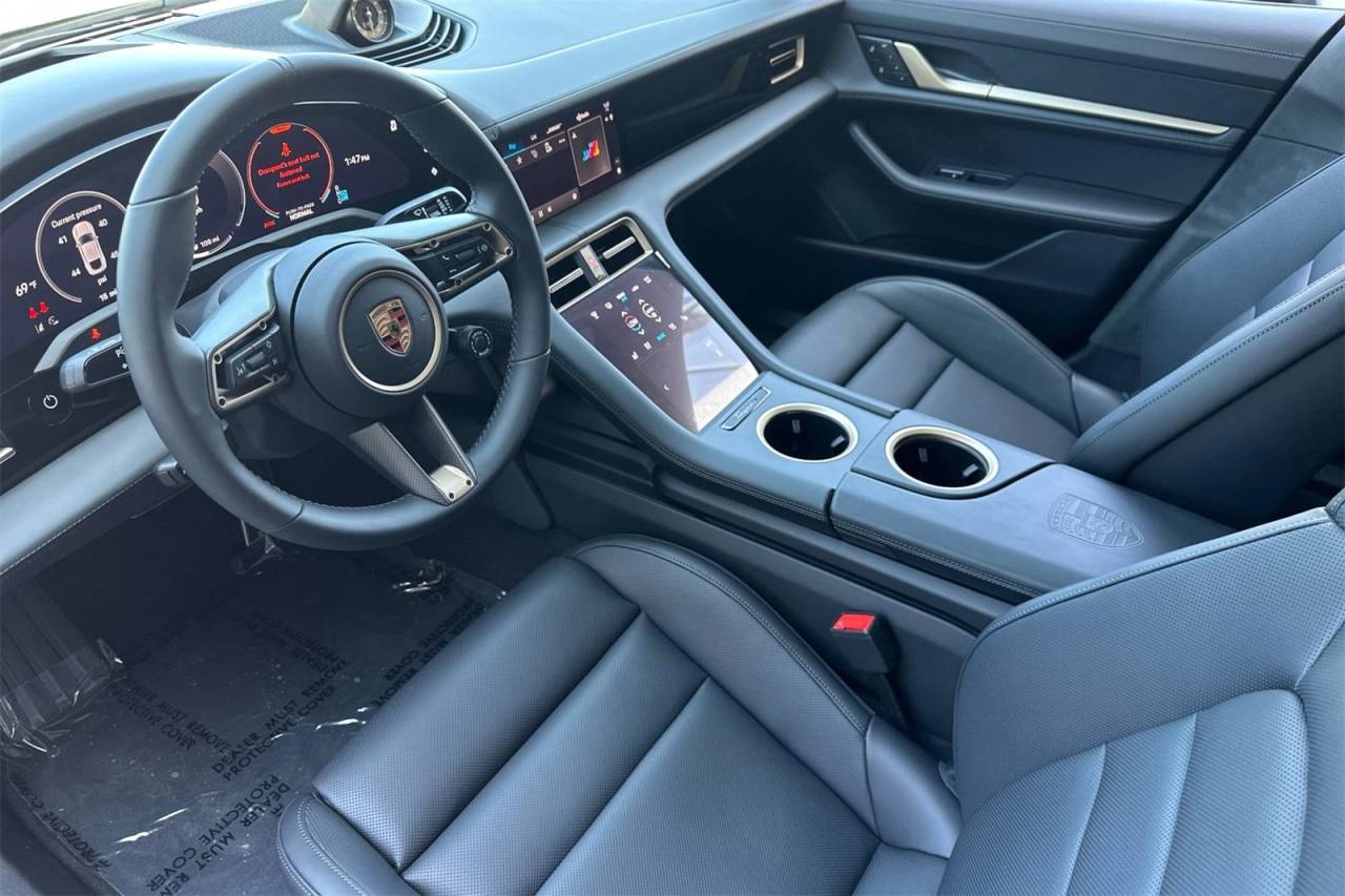 2025 Porsche Taycan Taycan GTS