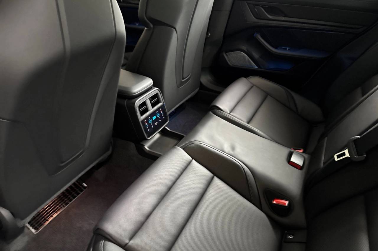 2025 Porsche Taycan Taycan GTS