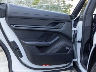 2024 Porsche Taycan Taycan GTS (MY24)