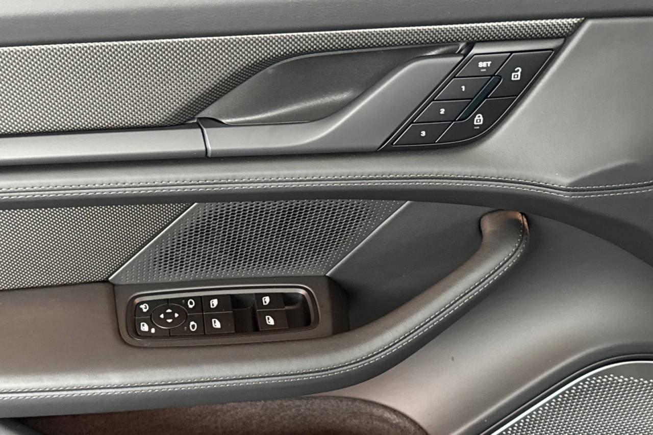 2025 Porsche Taycan Taycan GTS