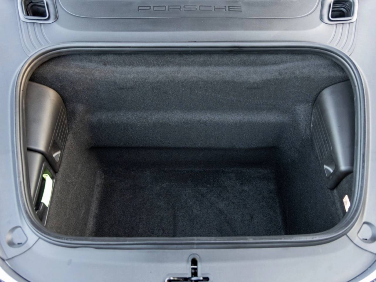 2025 Porsche 718 718 Cayman GT4 RS