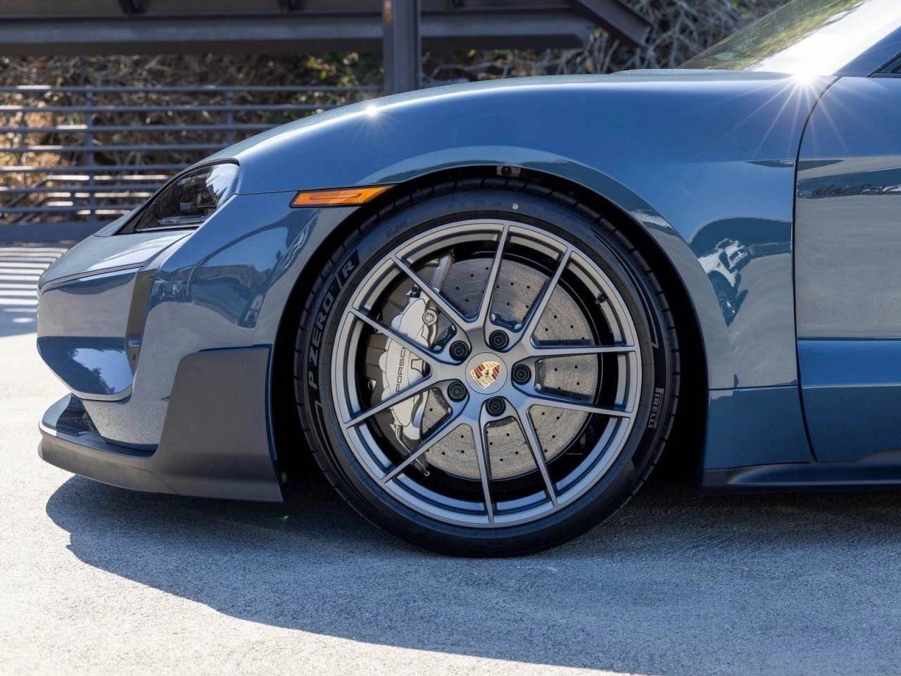 2025 Porsche Taycan Taycan Turbo GT with Weissach Package