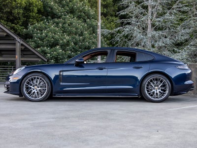 2022 Porsche Panamera GTS