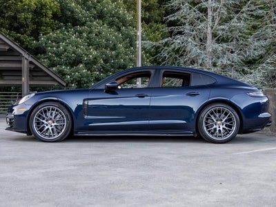 2022 Porsche Panamera GTS