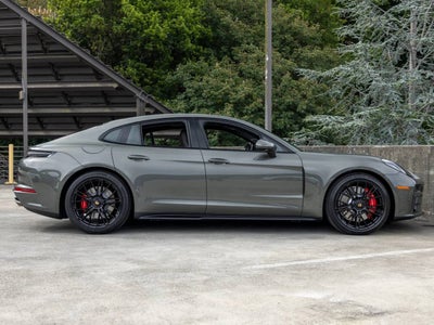 2026 Porsche Panamera GTS