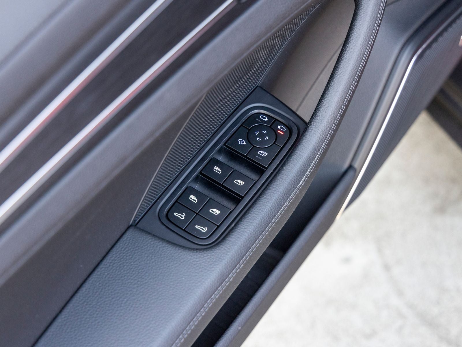 2023 Porsche Panamera Platinum Edition