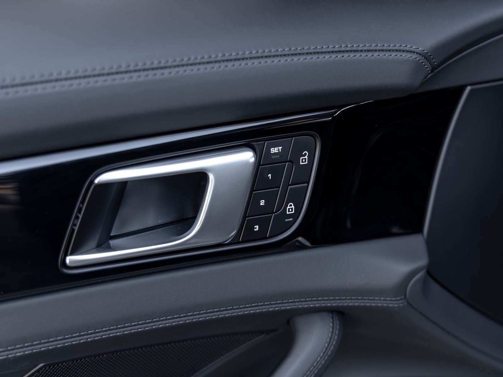 2022 Porsche Panamera 4S E-Hybrid