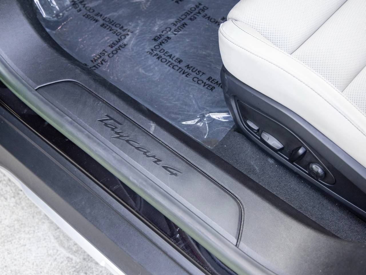 2022 Porsche Taycan Taycan 4 Cross Turismo (MY22)