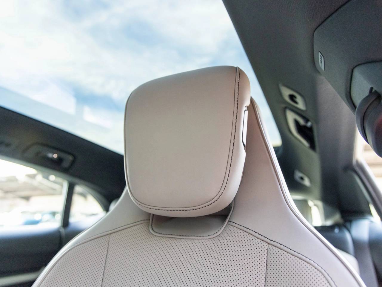 2022 Porsche Taycan Taycan 4 Cross Turismo (MY22)