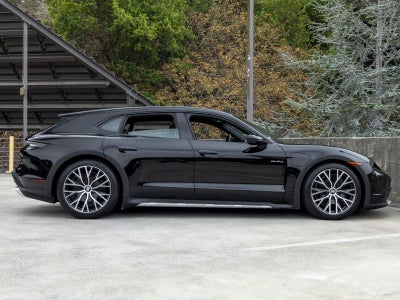 2022 Porsche Taycan Taycan 4 Cross Turismo (MY22)