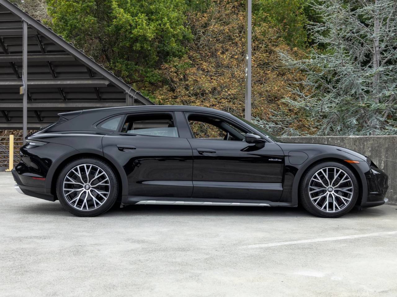 2022 Porsche Taycan Taycan 4 Cross Turismo (MY22)
