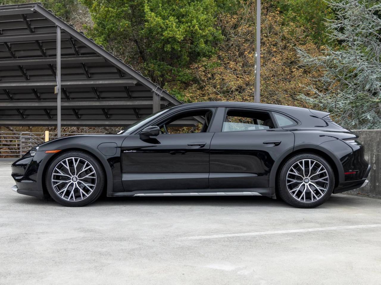 2022 Porsche Taycan Taycan 4 Cross Turismo (MY22)