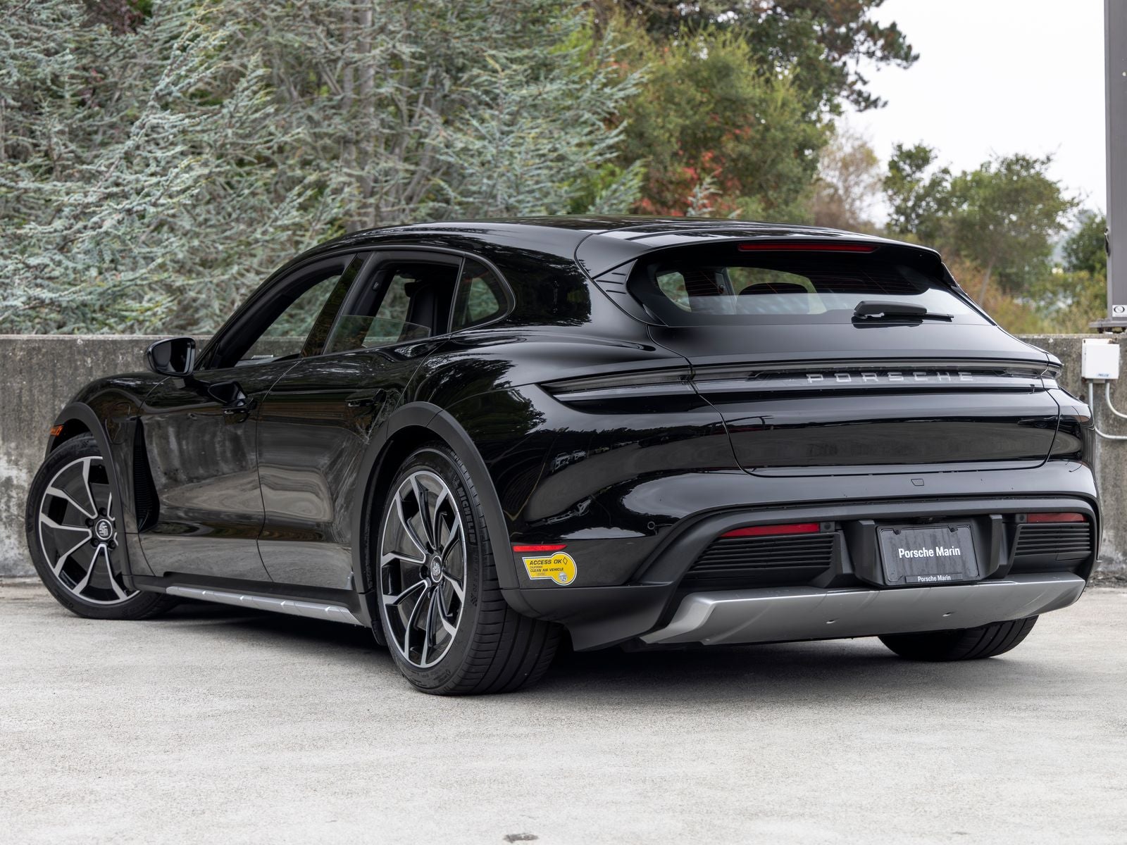 2022 Porsche Taycan Taycan 4 Cross Turismo (MY22)