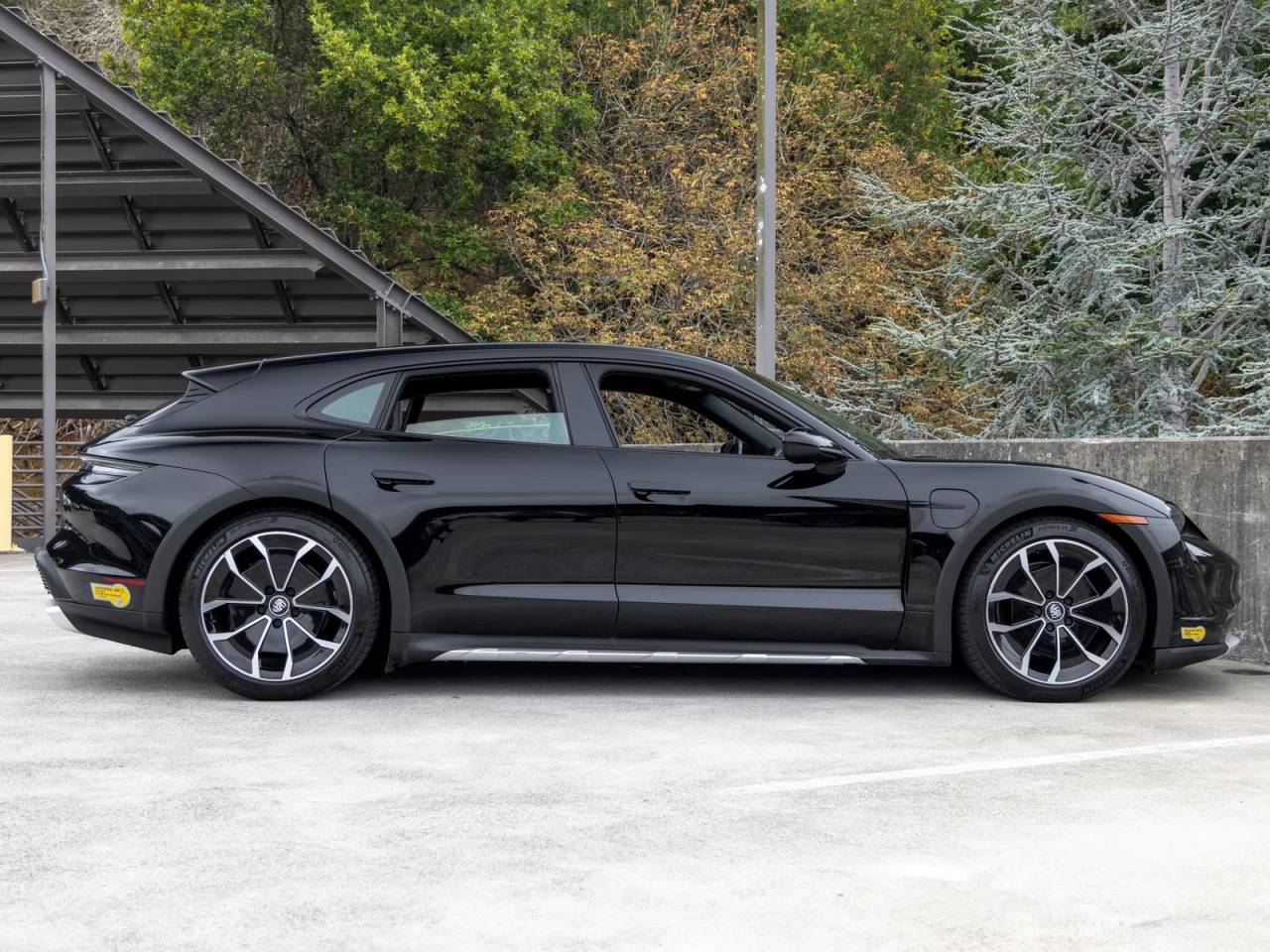 2022 Porsche Taycan Taycan 4 Cross Turismo (MY22)