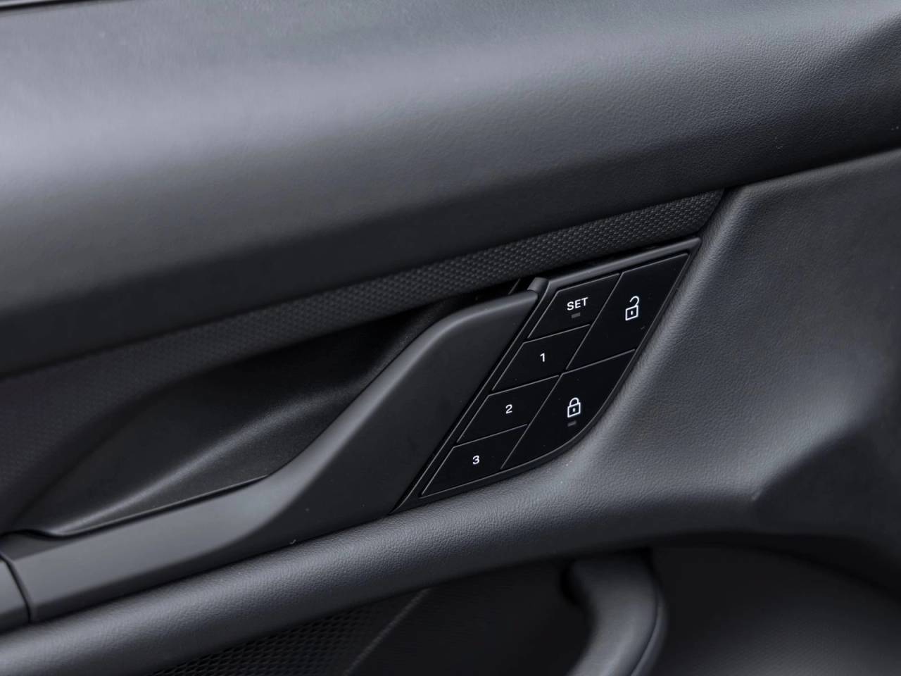 2022 Porsche Taycan Taycan 4 Cross Turismo (MY22)