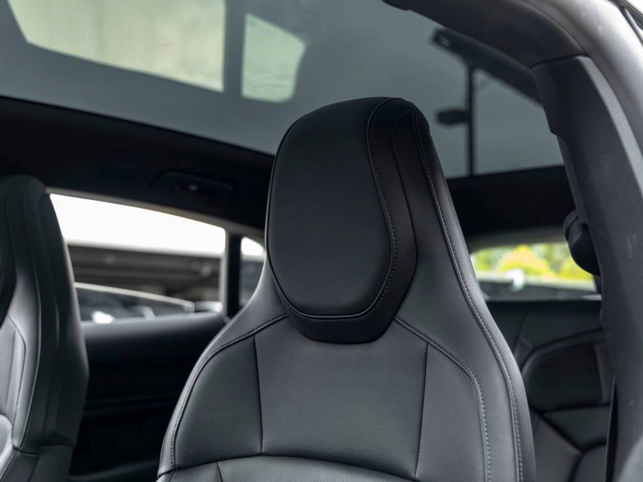 2022 Porsche Taycan Taycan 4 Cross Turismo (MY22)