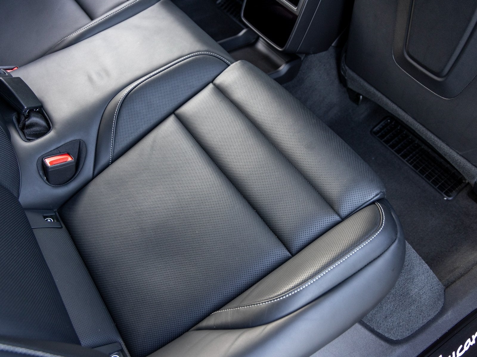 2024 Porsche Taycan Taycan Turbo S Cross Turismo (MY24)