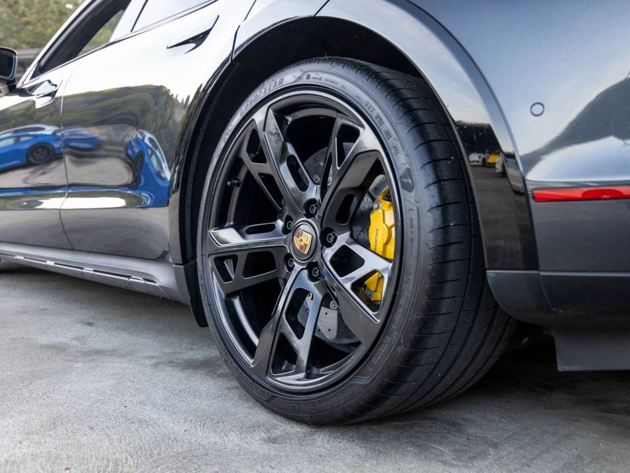 2024 Porsche Taycan Taycan Turbo S Cross Turismo (MY24)