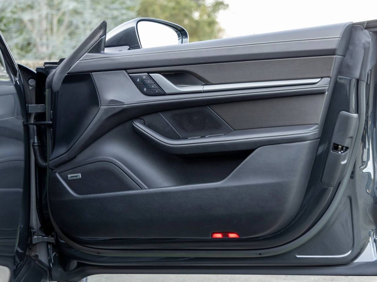 2024 Porsche Taycan Taycan Turbo S Cross Turismo (MY24)