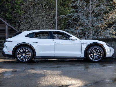 2026 Porsche Taycan Taycan Turbo S Cross Turismo