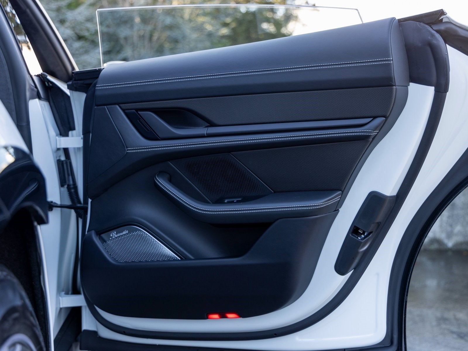 2026 Porsche Taycan Taycan Turbo S Cross Turismo