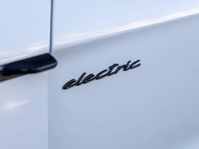 2026 Porsche Taycan Taycan Turbo S Cross Turismo