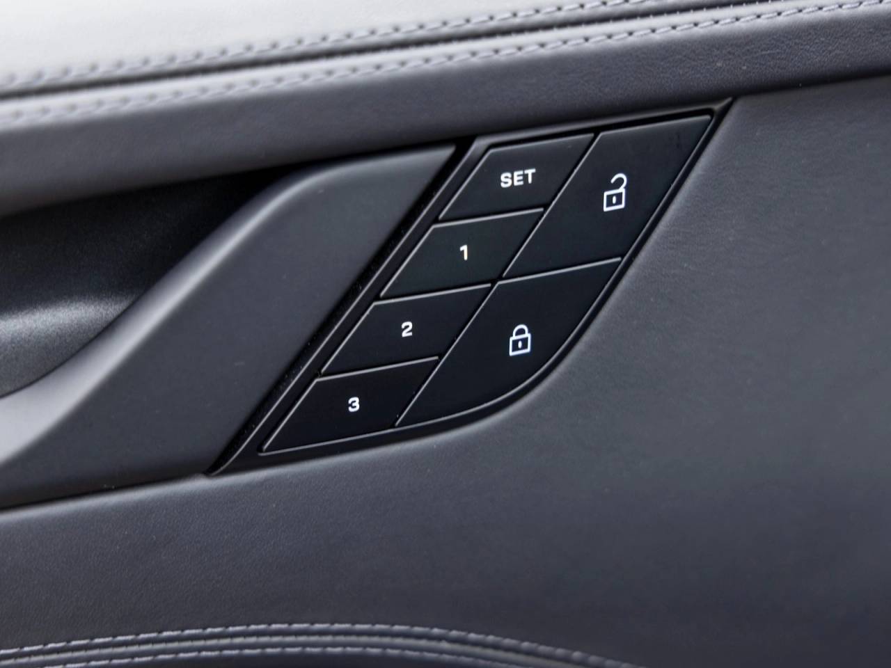 2022 Porsche 911 911 Carrera GTS Cabriolet (MY22)