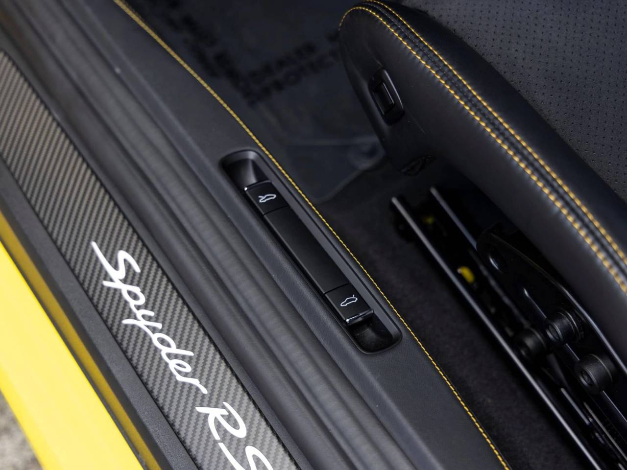 2025 Porsche 718 Spyder RS