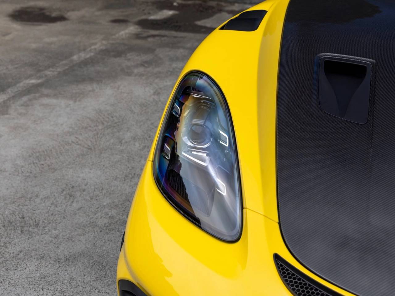 2025 Porsche 718 Spyder RS