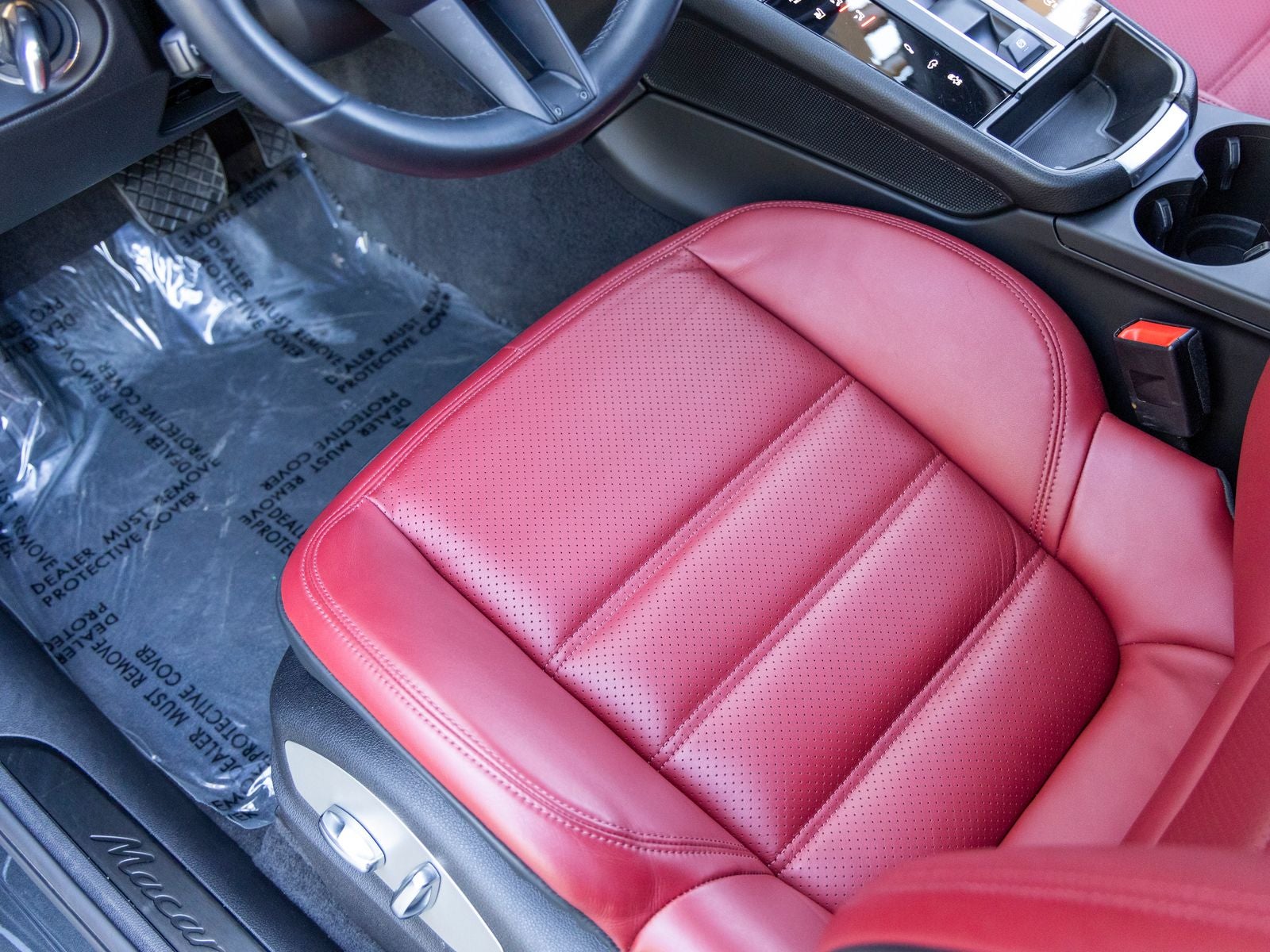 2023 Porsche Macan Macan T (MY23)